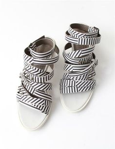 LD TUTTLE custom printed stripes